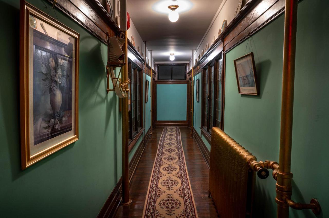 Arundel Mansions Hotel Нью-Вестмінстер Екстер'єр фото